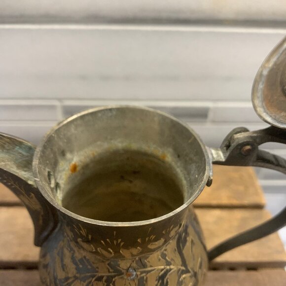 Vintage Brass Turkish Teapot Ewer with Lid and Long Spout - Picture 4 of 6